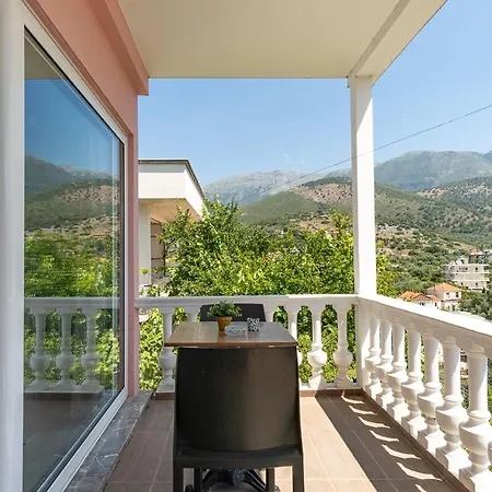 Luxury 1 - Pool, Parking & Outdoor Spaces *